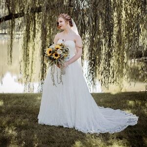 David’s bridal size 6 wedding dress